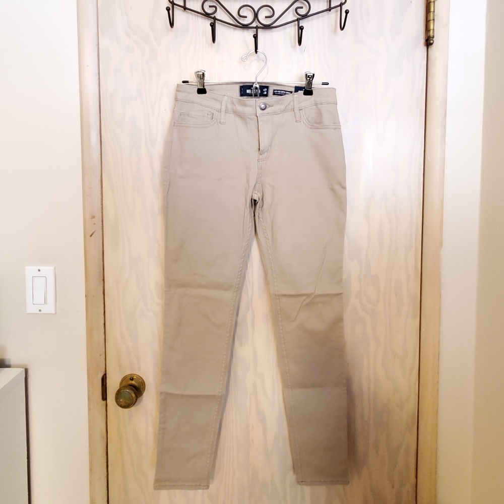 NWT Hollister Khaki Super Skinny Jeans Size 5Short